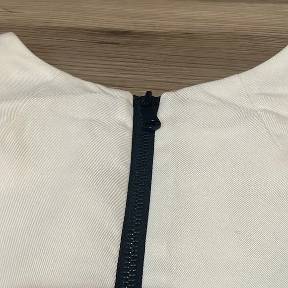 Milly sleeveless shift dress Cream Back zip Sz 4 Above knee Minimalist Designer - Picture 12 of 14